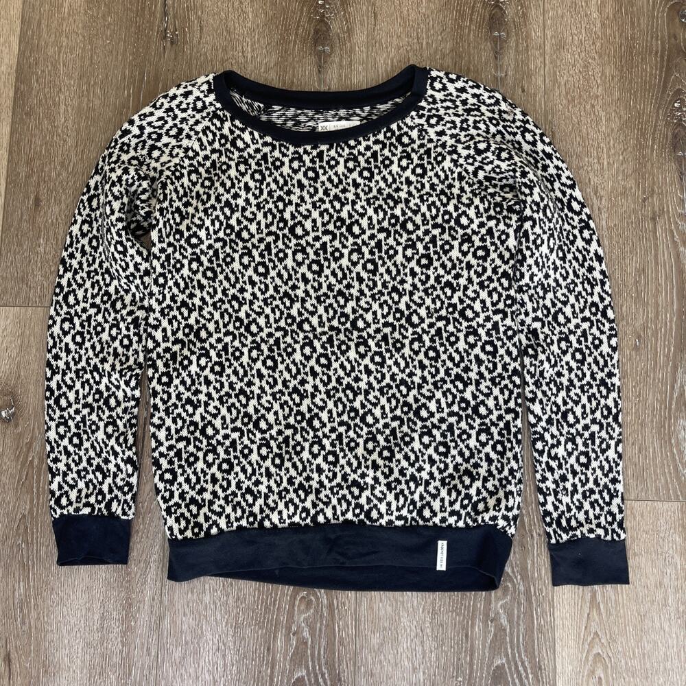 KK Intl Handmade Peru Crew Neck Sweater Women Size M/L Animal Print Black White